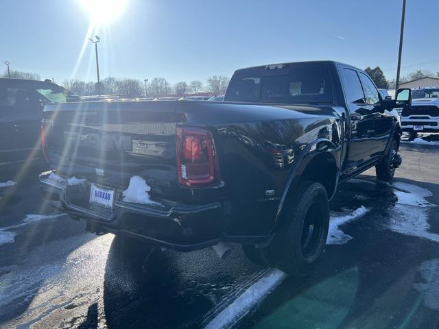 2026 RAM Ram 3500 RAM 3500 LIMITED CREW CAB 4X4 8 BOX