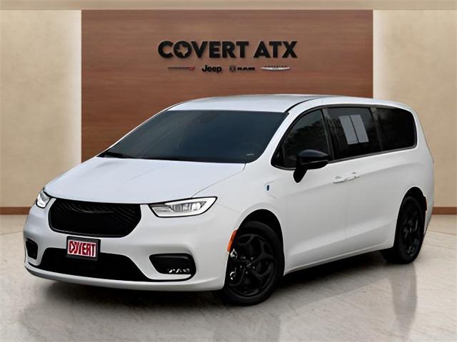 2024 Chrysler Pacifica Hybrid S Appearance Pkg