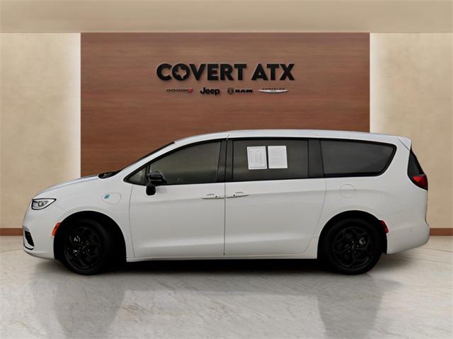 2024 Chrysler Pacifica Hybrid S Appearance Pkg