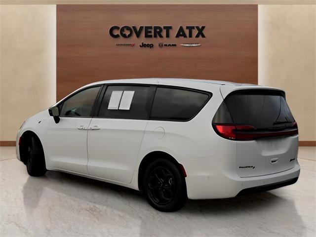 2024 Chrysler Pacifica Hybrid S Appearance Pkg