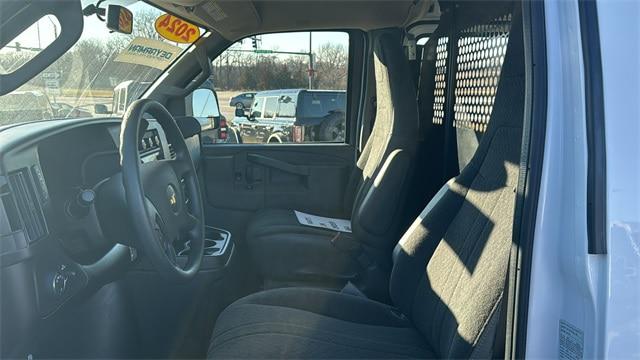 2024 Chevrolet Express Cargo Van RWD 2500 Regular Wheelbase WT
