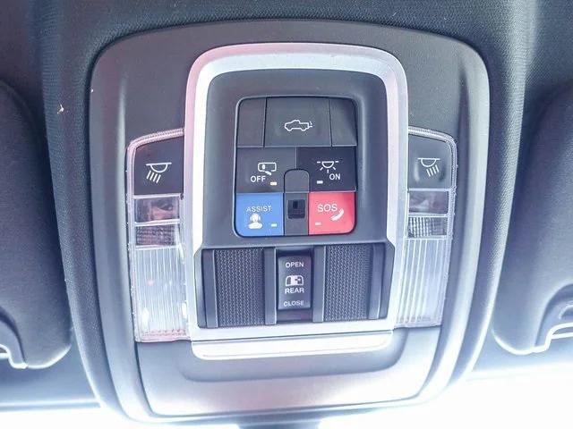 2021 RAM 3500 Laramie Crew Cab 4x4 8 Box