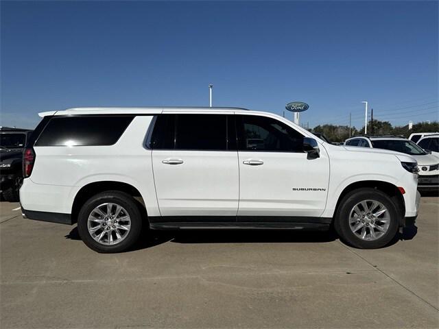 2022 Chevrolet Suburban 2WD Premier