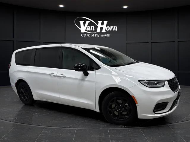 2024 Chrysler Pacifica Hybrid S Appearance Pkg for sale in Plymouth, WI