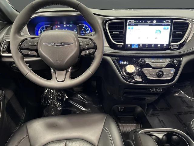 2024 Chrysler Pacifica Hybrid S Appearance Pkg
