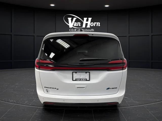 2024 Chrysler Pacifica Hybrid S Appearance Pkg