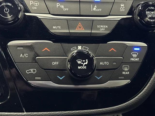 2024 Chrysler Pacifica Hybrid S Appearance Pkg