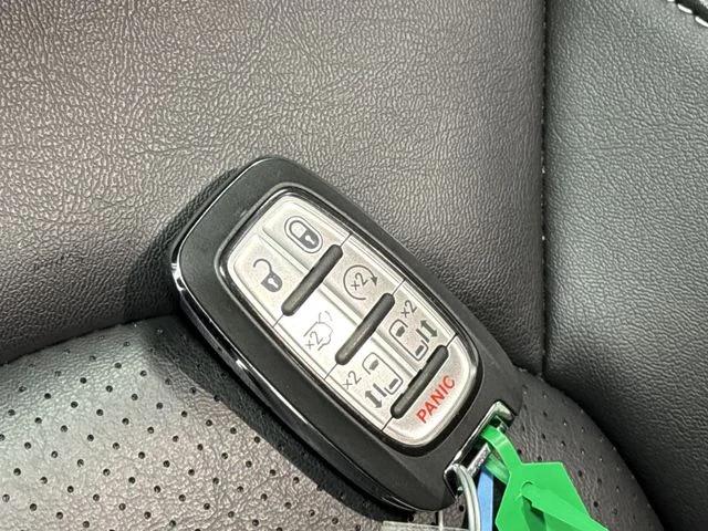 2024 Chrysler Pacifica Hybrid S Appearance Pkg