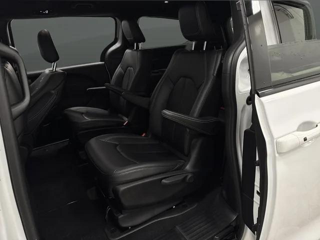 2024 Chrysler Pacifica Hybrid S Appearance Pkg