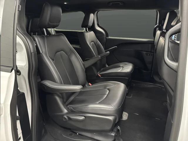 2024 Chrysler Pacifica Hybrid S Appearance Pkg