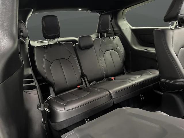 2024 Chrysler Pacifica Hybrid S Appearance Pkg