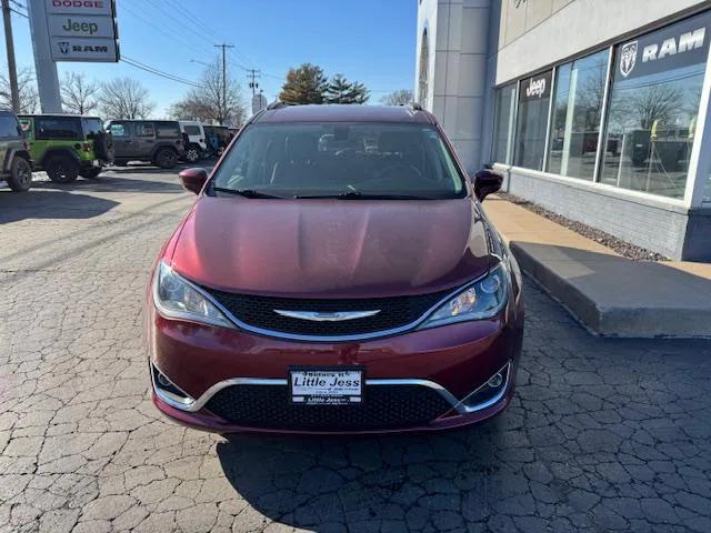 2017 Chrysler Pacifica Touring-L