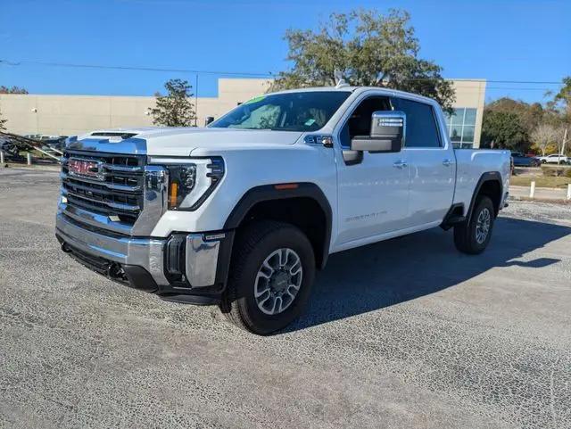2026 GMC Sierra 2500HD Crew Cab, Standard Bed, SLT, 4WD