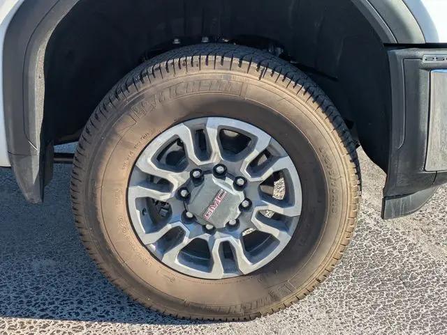 2026 GMC Sierra 2500HD Crew Cab, Standard Bed, SLT, 4WD