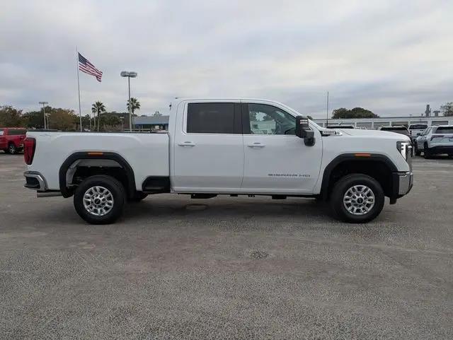 2026 GMC Sierra 2500HD Crew Cab, Standard Bed, SLE, 4WD