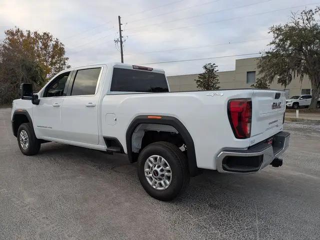 2026 GMC Sierra 2500HD Crew Cab, Standard Bed, SLE, 4WD