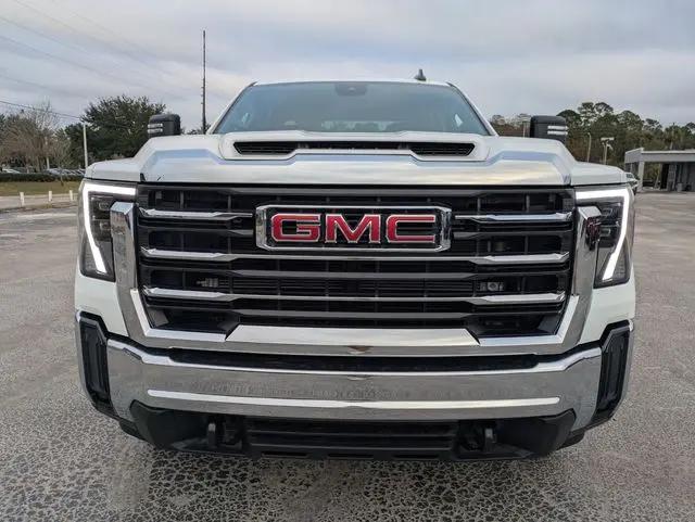 2026 GMC Sierra 2500HD Crew Cab, Standard Bed, SLE, 4WD