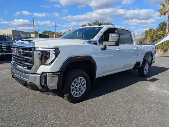 2026 GMC Sierra 2500HD Crew Cab, Standard Bed, SLE, 4WD