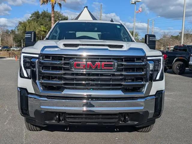 2026 GMC Sierra 2500HD Crew Cab, Standard Bed, SLE, 4WD