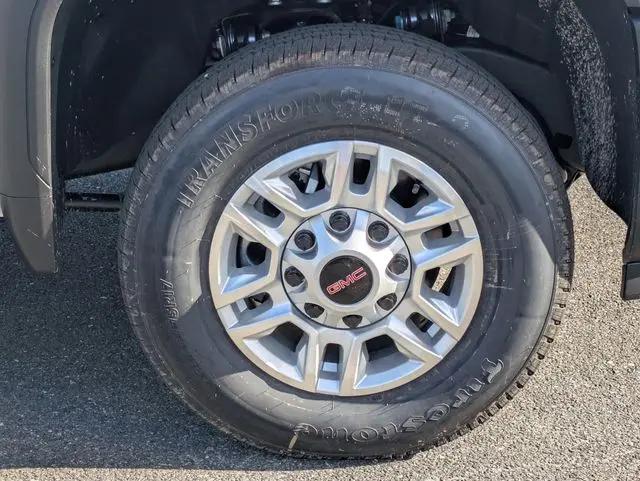 2026 GMC Sierra 2500HD Crew Cab, Standard Bed, SLE, 4WD