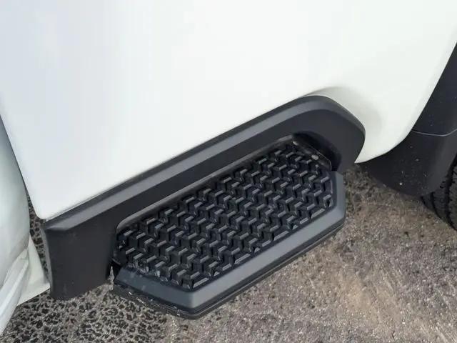 2026 GMC Sierra 2500HD Crew Cab, Standard Bed, SLE, 4WD