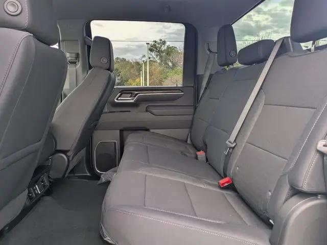 2026 GMC Sierra 2500HD Crew Cab, Standard Bed, SLE, 4WD