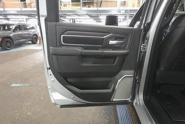 2026 Ram 3500 Laramie Crew Cab 4x4 8' Box