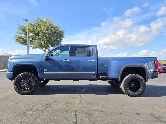 2026 Chevrolet Silverado 3500HD Crew Cab, Long Bed, High Country Dual Rear Wheel, RWD