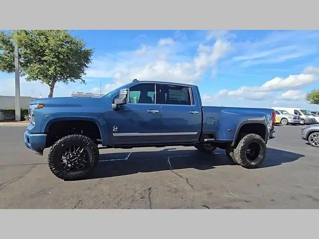2026 Chevrolet Silverado 3500HD Crew Cab, Long Bed, High Country Dual Rear Wheel, RWD