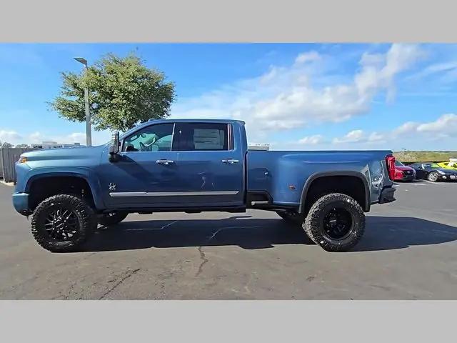 2026 Chevrolet Silverado 3500HD Crew Cab, Long Bed, High Country Dual Rear Wheel, RWD