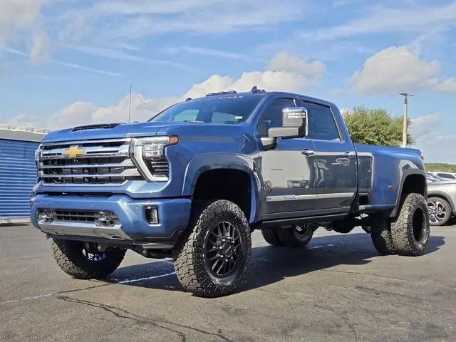 2026 Chevrolet Silverado 3500HD Crew Cab, Long Bed, High Country Dual Rear Wheel, RWD