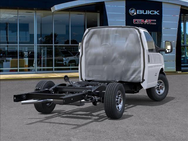 2025 GMC Savana Cutaway Work Van