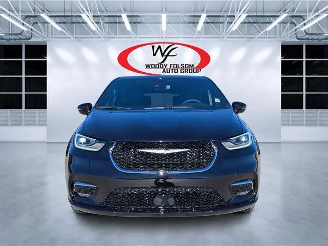 2026 Chrysler Pacifica Select AWD