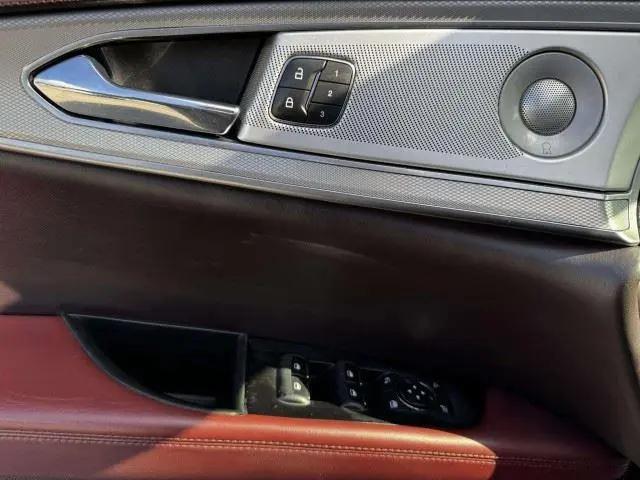 2019 Lincoln Nautilus Black Label
