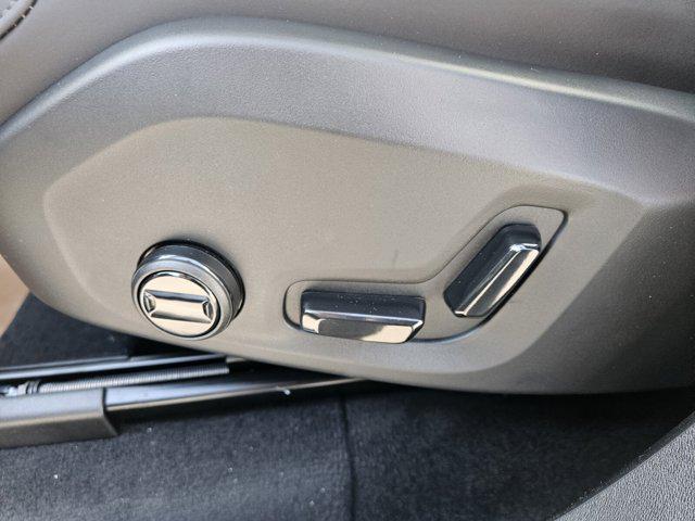2026 Volvo XC90 Plus, B6 AWD Gas (mild hybrid), Gasoline, Bright, 6 Seats