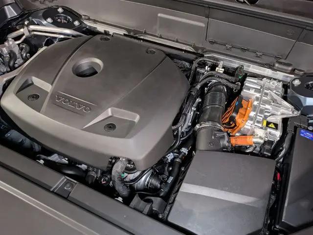 2026 Volvo XC90 Plug-In Hybrid Ultra, T8 AWD, Electric/Gasoline, Bright, 7 Seats