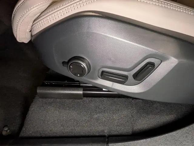 2026 Volvo XC90 Plug-In Hybrid Ultra, T8 AWD, Electric/Gasoline, Bright, 7 Seats