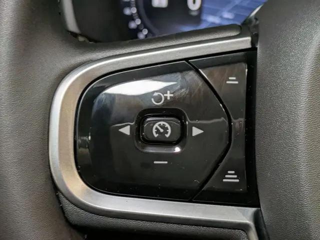 2026 Volvo XC90 Plug-In Hybrid Ultra, T8 AWD, Electric/Gasoline, Bright, 7 Seats