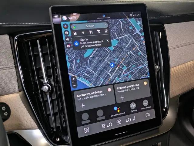 2026 Volvo XC90 Plug-In Hybrid Ultra, T8 AWD, Electric/Gasoline, Bright, 7 Seats