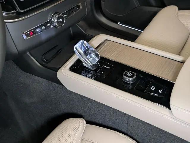 2026 Volvo XC90 Plug-In Hybrid Ultra, T8 AWD, Electric/Gasoline, Bright, 7 Seats