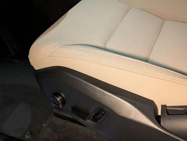 2026 Volvo XC90 Plus, B6 AWD Gas (mild hybrid), Gasoline, Bright, 7 Seats