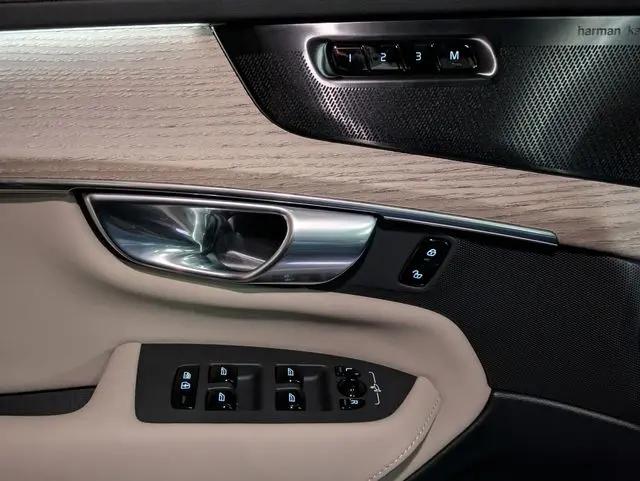 2026 Volvo XC90 Plus, B6 AWD Gas (mild hybrid), Gasoline, Bright, 7 Seats