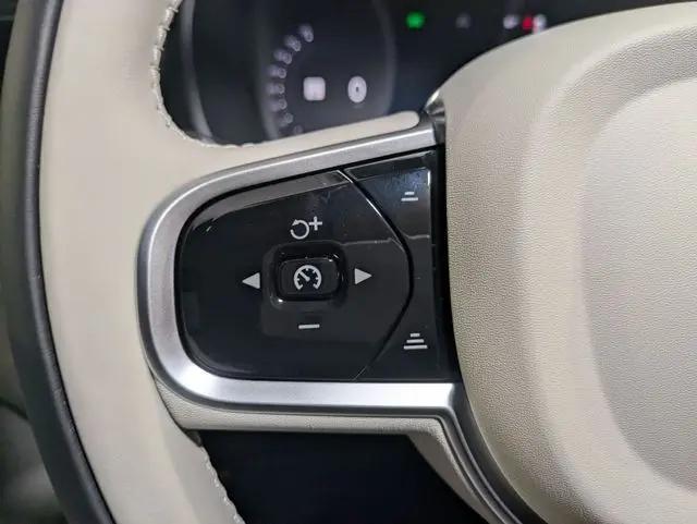 2026 Volvo XC90 Ultra Dark Theme, B6 AWD Gas (mild hybrid), Gasoline, 7 Seats