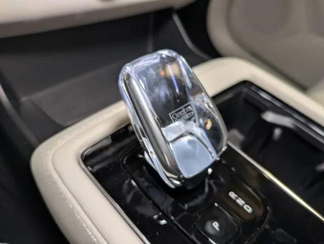 2026 Volvo XC90 Ultra Dark Theme, B6 AWD Gas (mild hybrid), Gasoline, 7 Seats