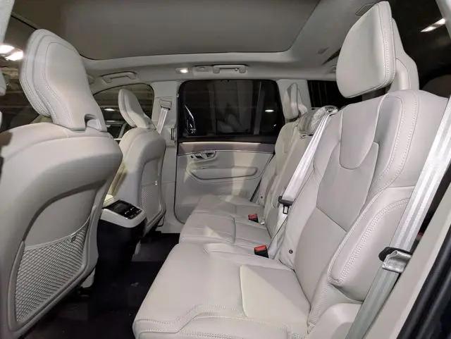 2026 Volvo XC90 Ultra Dark Theme, B6 AWD Gas (mild hybrid), Gasoline, 7 Seats