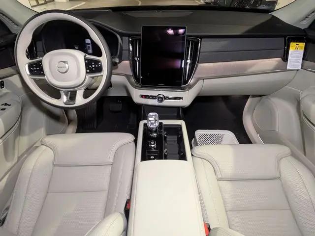 2026 Volvo XC90 Ultra Dark Theme, B6 AWD Gas (mild hybrid), Gasoline, 7 Seats
