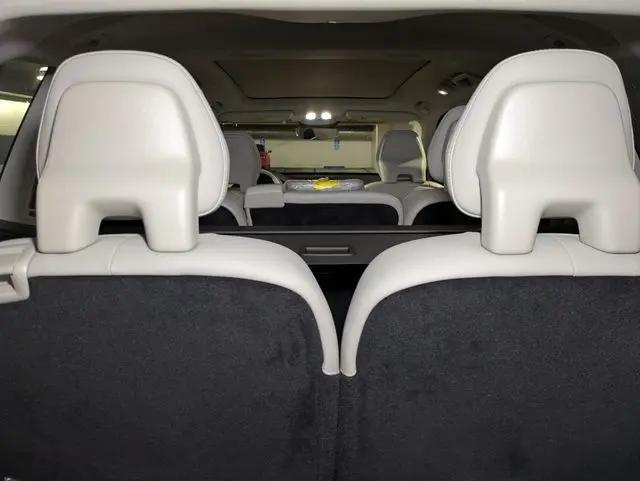 2026 Volvo XC90 Ultra Dark Theme, B6 AWD Gas (mild hybrid), Gasoline, 7 Seats