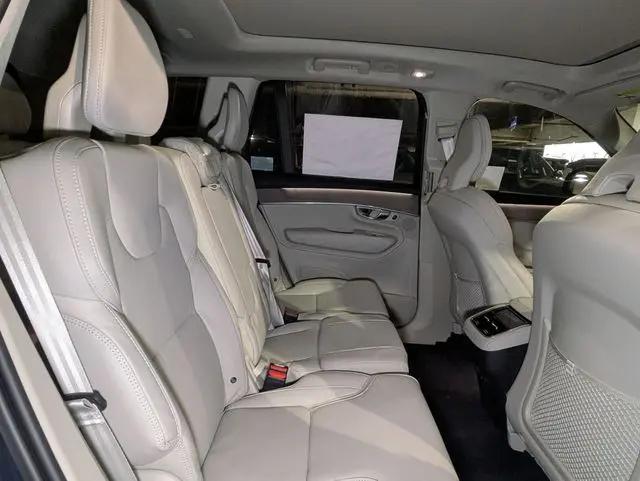 2026 Volvo XC90 Ultra Dark Theme, B6 AWD Gas (mild hybrid), Gasoline, 7 Seats