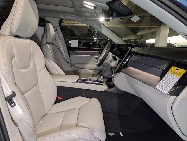 2026 Volvo XC90 Ultra Dark Theme, B6 AWD Gas (mild hybrid), Gasoline, 7 Seats