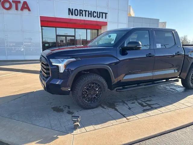 2026 Toyota Tundra SR5 CrewMax 5.5' Bed